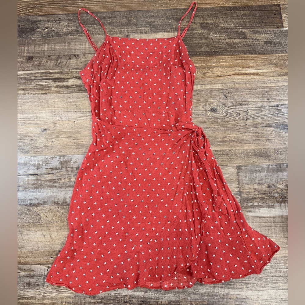 Abercrombie‎ & Fitch Red Floral Wrap Dress Small Tie Waist Ruffle Hem